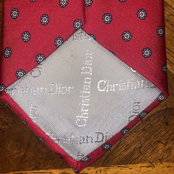 Christian Dior tie. - Picture 4 of 4